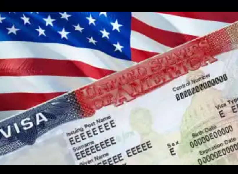 EE.UU. congela visas de inmigrante